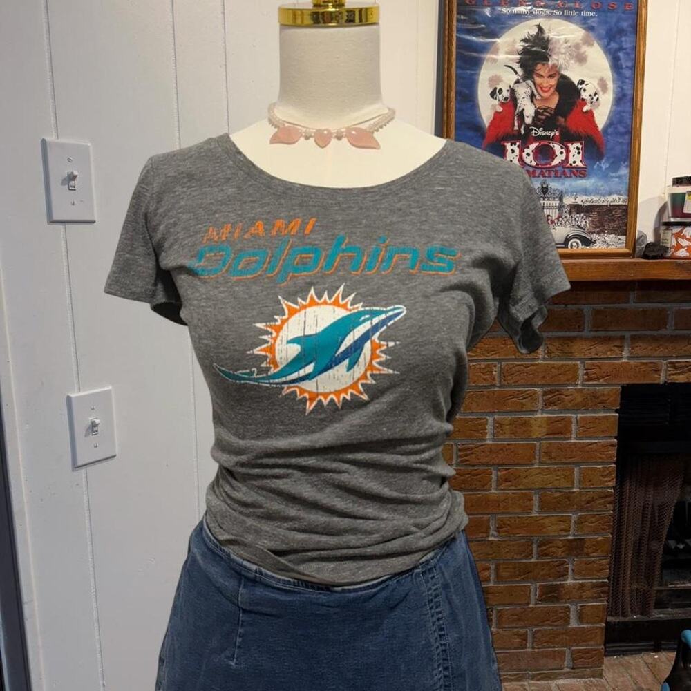NFL Miami Dolphins grey t shirt size medium
